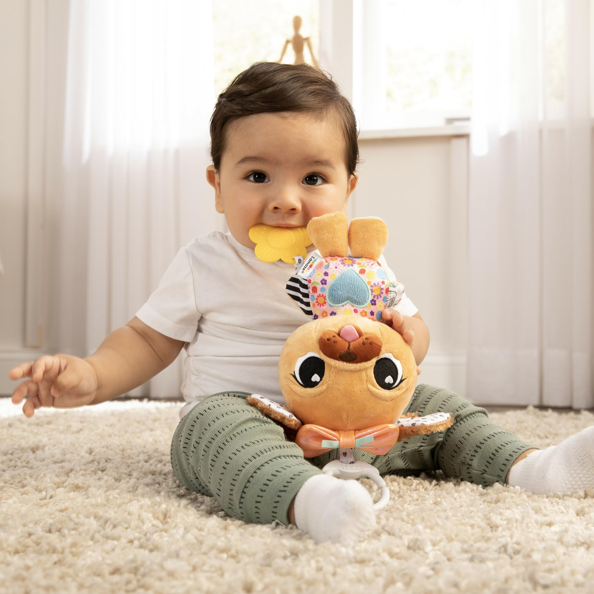 Foto 7 pulgar | Cochecito Sensorial Lamaze Lovey The Pug Baby Con Clip On Toy - Venta Internacional.