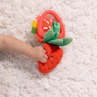 Foto 4 | Juguete De Viaje Melissa & Doug Multisensorial Peek-a-boo Berry - Venta Internacional.