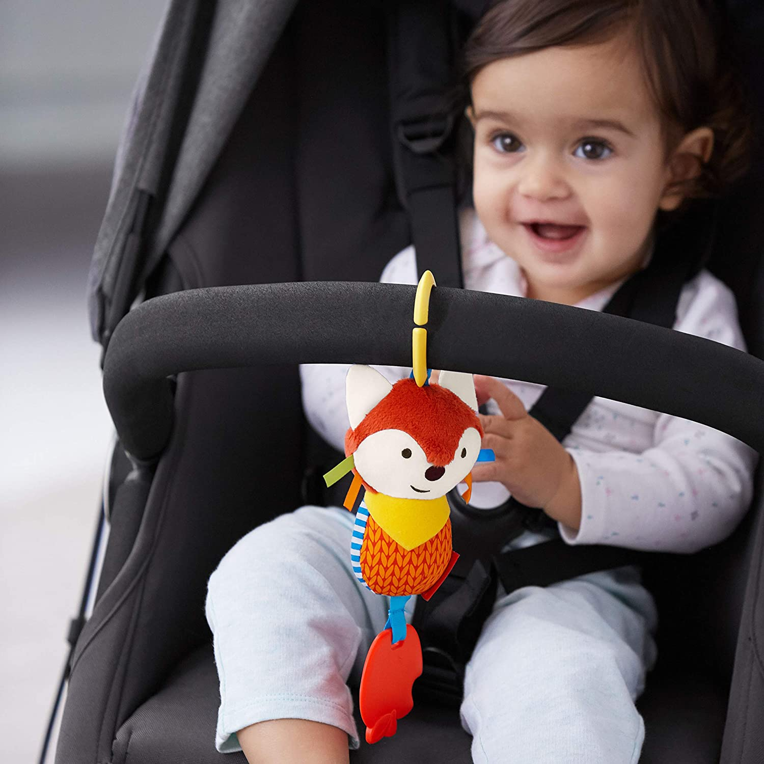 Foto 2 | Bandana Buddies Fox De Stroller Toy Skip Hop Con Carillón Y Mordedor - Venta Internacional.