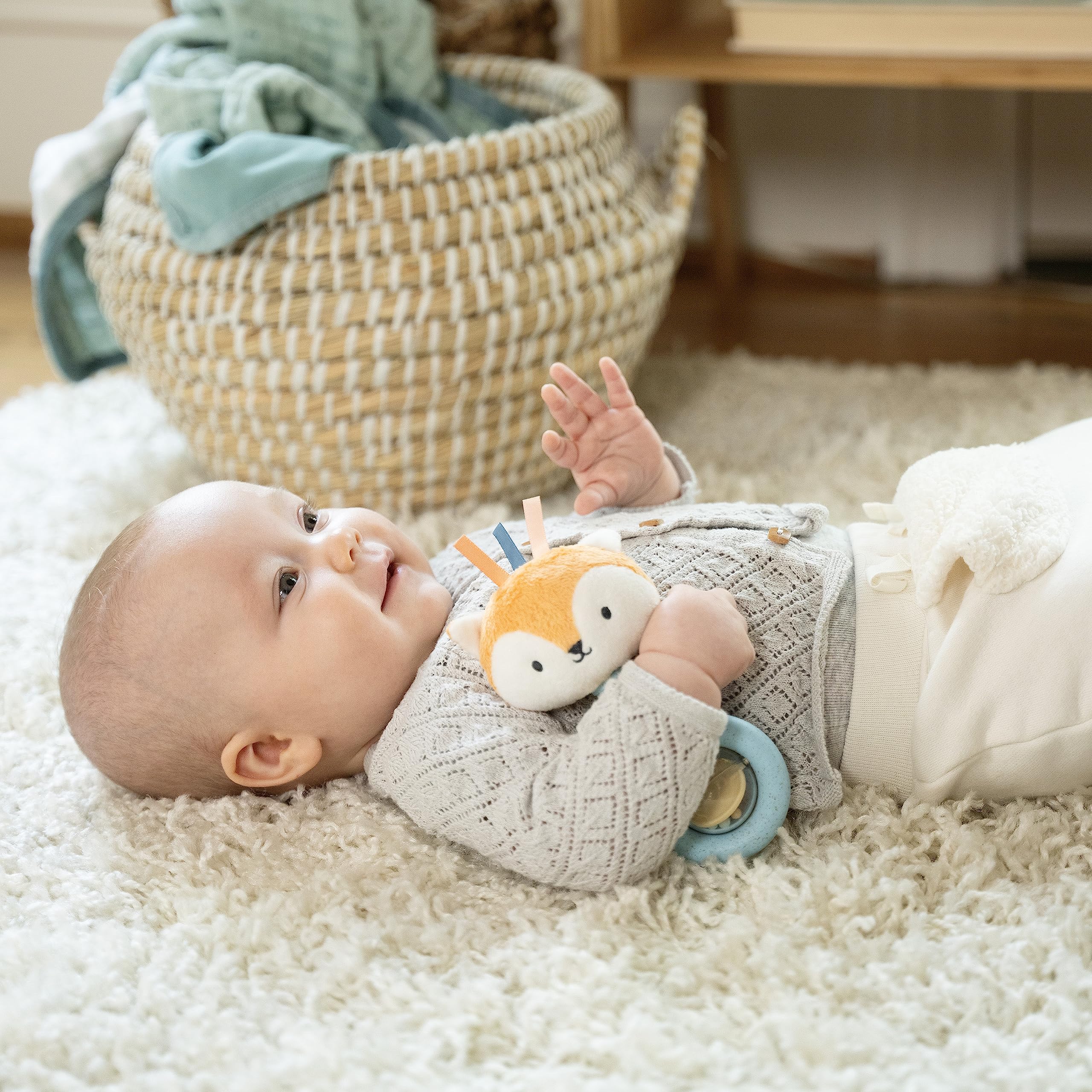 Foto 5 pulgar | Rattle Ring Ingenuity Kitt The Fox A Base De Plantas Sin Bpa - Venta Internacional.