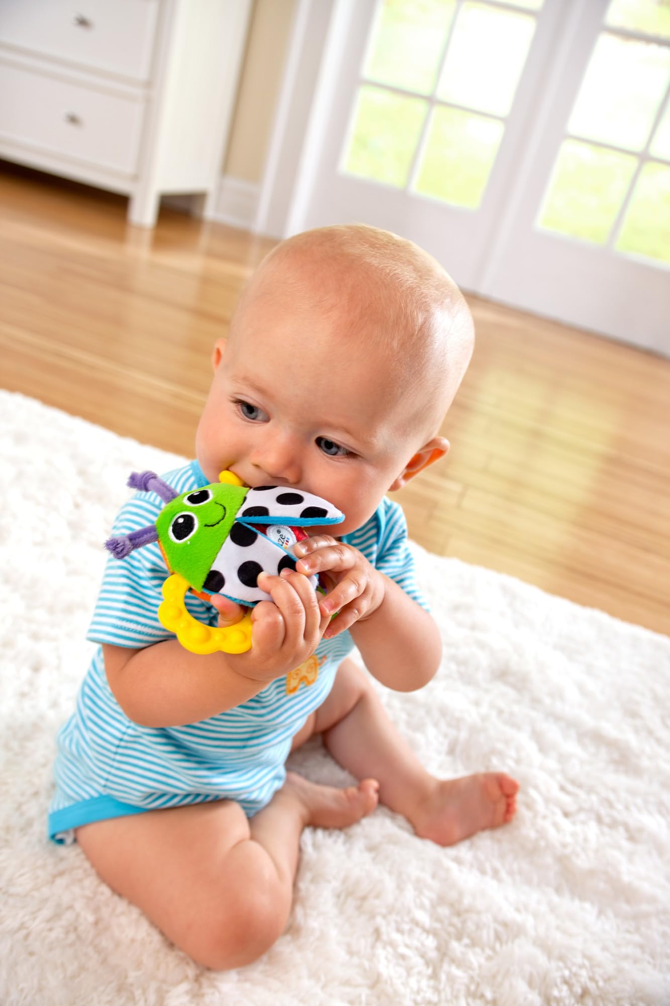 Foto 3 pulgar | Sonajero Lamaze Bitty Bite Bug De 11,4 Cm, Paquete De 1 - Venta Internacional.