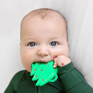 Foto 1 | Árbol Navideño Y Pan De Jengibre Teether Nuby All Silicone 3+ Mo 2 - Venta Internacional.