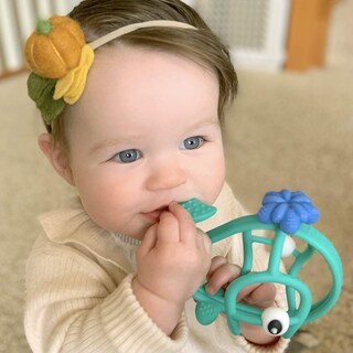 Foto 3 | Calmante de Silicona Teether Nuby Chewy Chums para Mayores de 3 Meses Diseño de Ballena - Venta Internacional