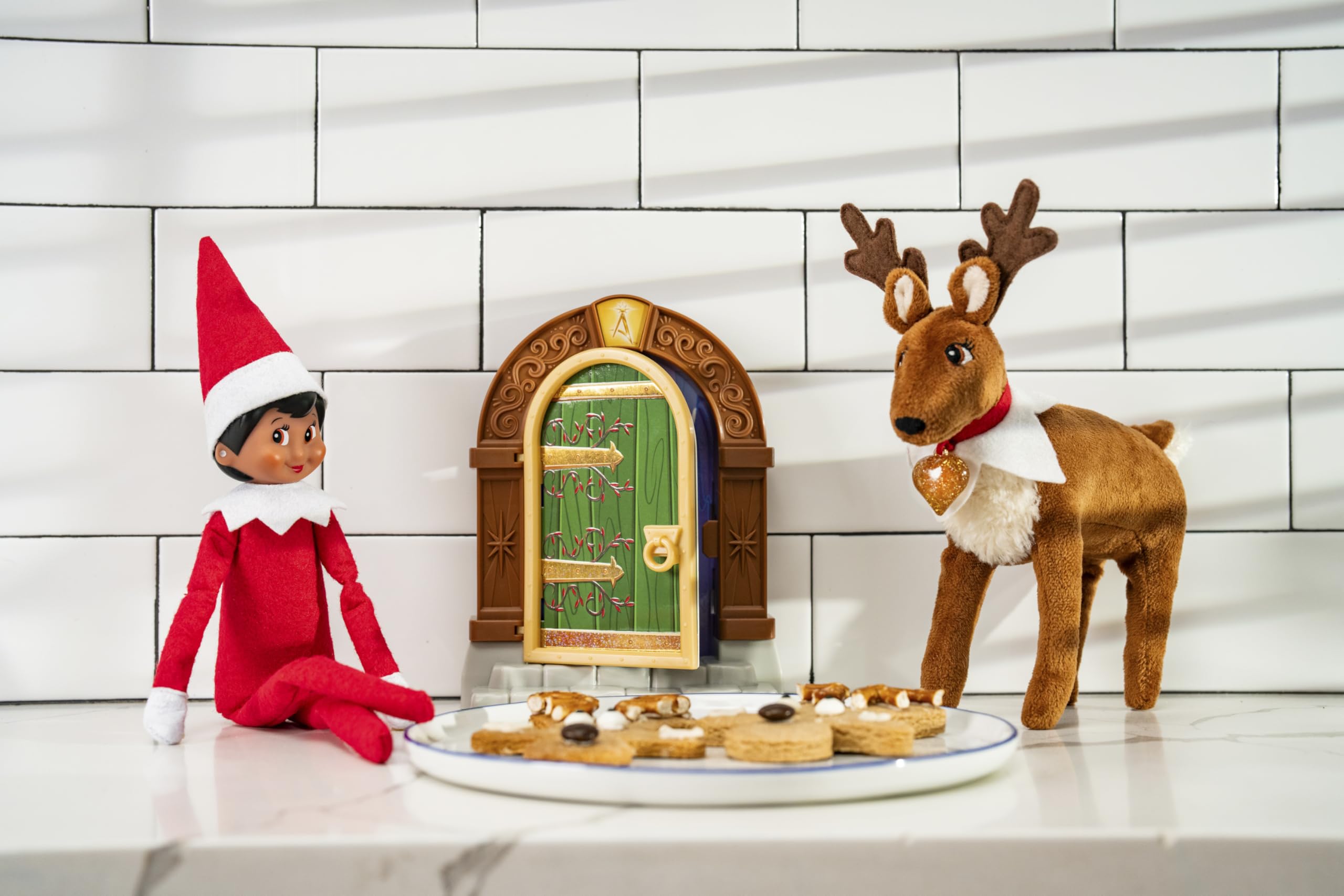 Foto 5 | Elfo De Juguete Elf On The Shelf Mascotas Reno Con Libro De Cuentos Y Amuleto - Venta Internacional.