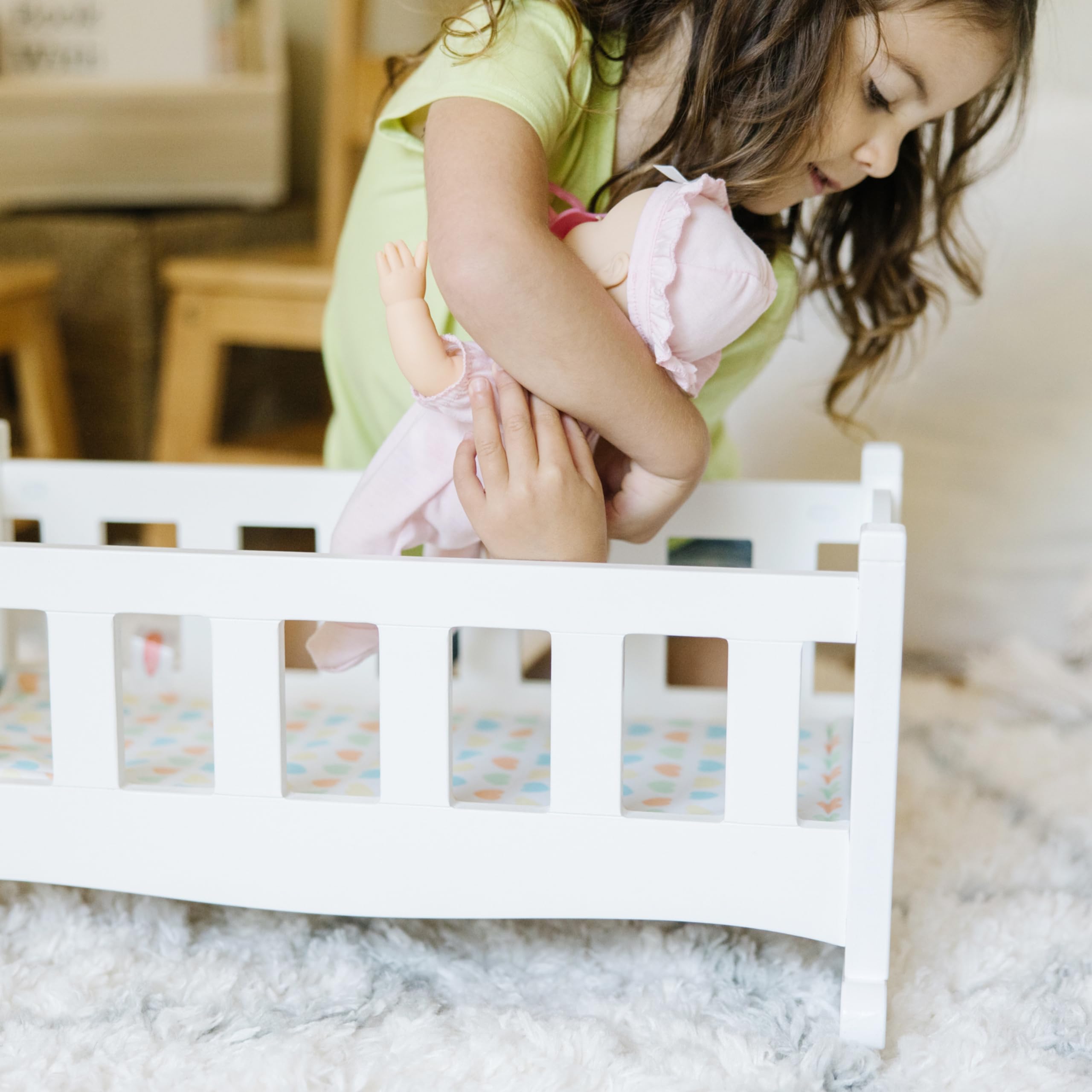 Foto 6 | Cradle Melissa & Doug Mine To Love De Madera Para Muñecas, Color Blanco - Venta Internacional.