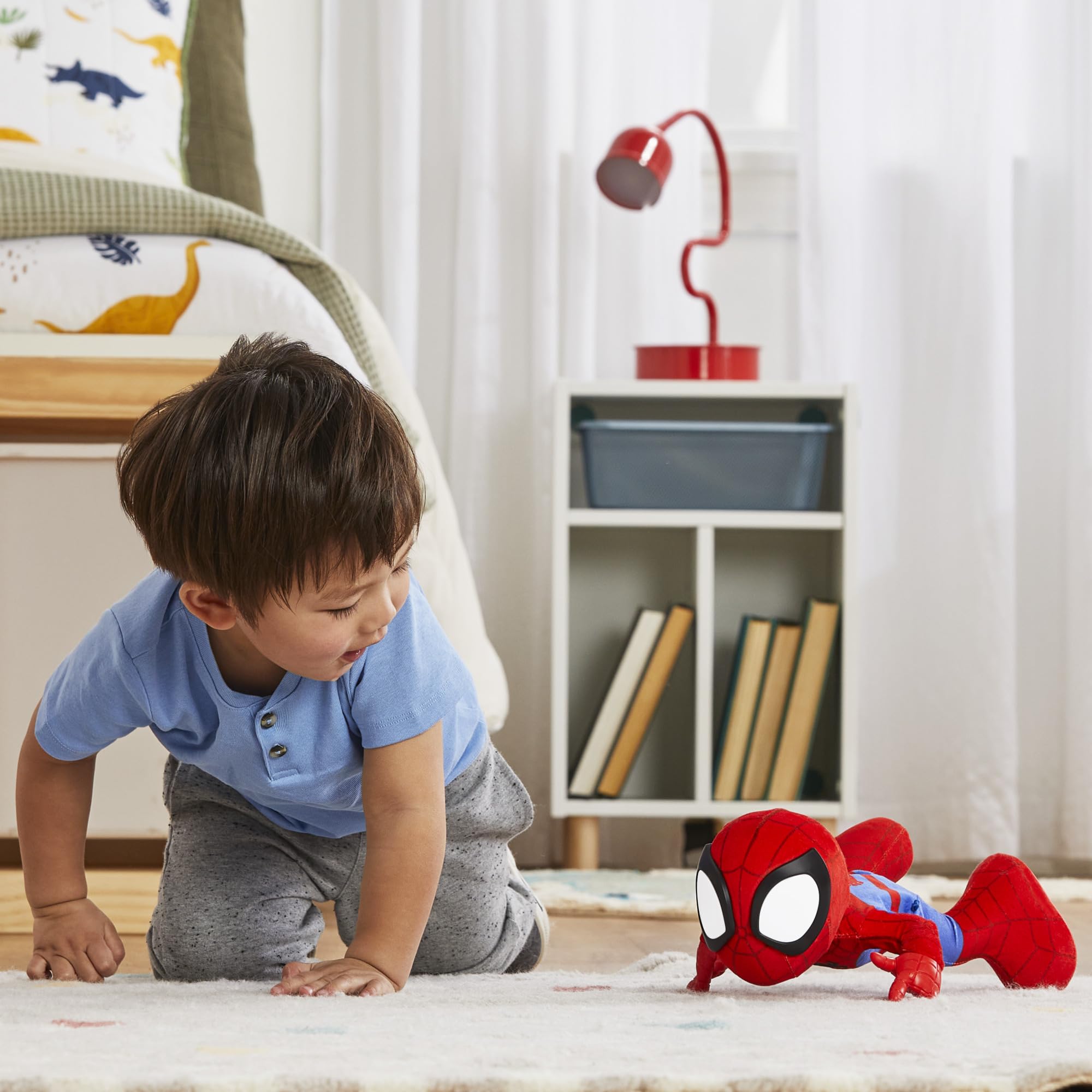 Foto 3 | Peluche Interactivo Hasbro Marvel Spidey Con Baile Y Sonido - Venta Internacional.