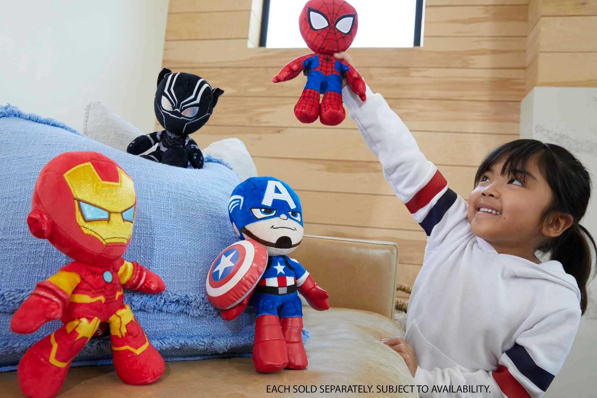 Foto 3 pulgar | Figura De Peluche Del Personaje Mattel Marvel Spider-man De 20 Cm De Altura - Venta Internacional.