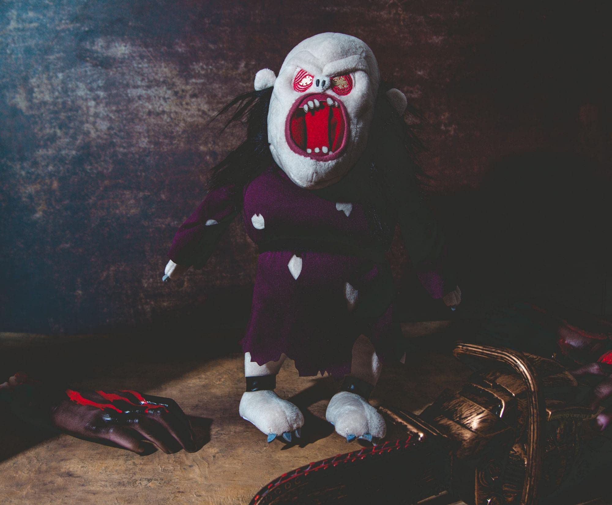 Foto 7 | Juguete De Peluche Toynk Army Of Darkness Pit Witch, 35 Cm, Coleccionista - Venta Internacional.