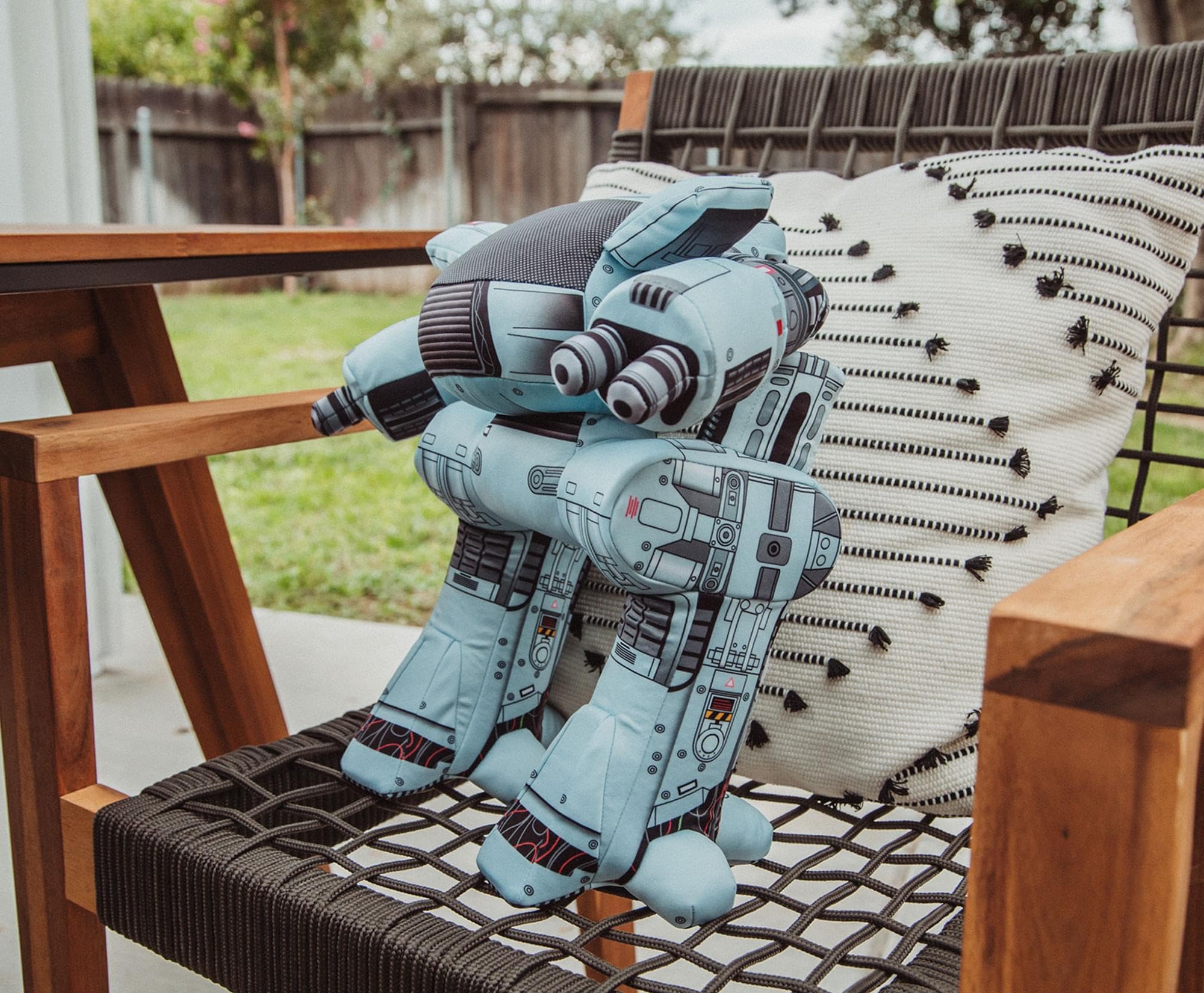 Foto 7 | Peluche Toynk Robocop Ed-209 Collector De 30 Cm De Altura - Venta Internacional.