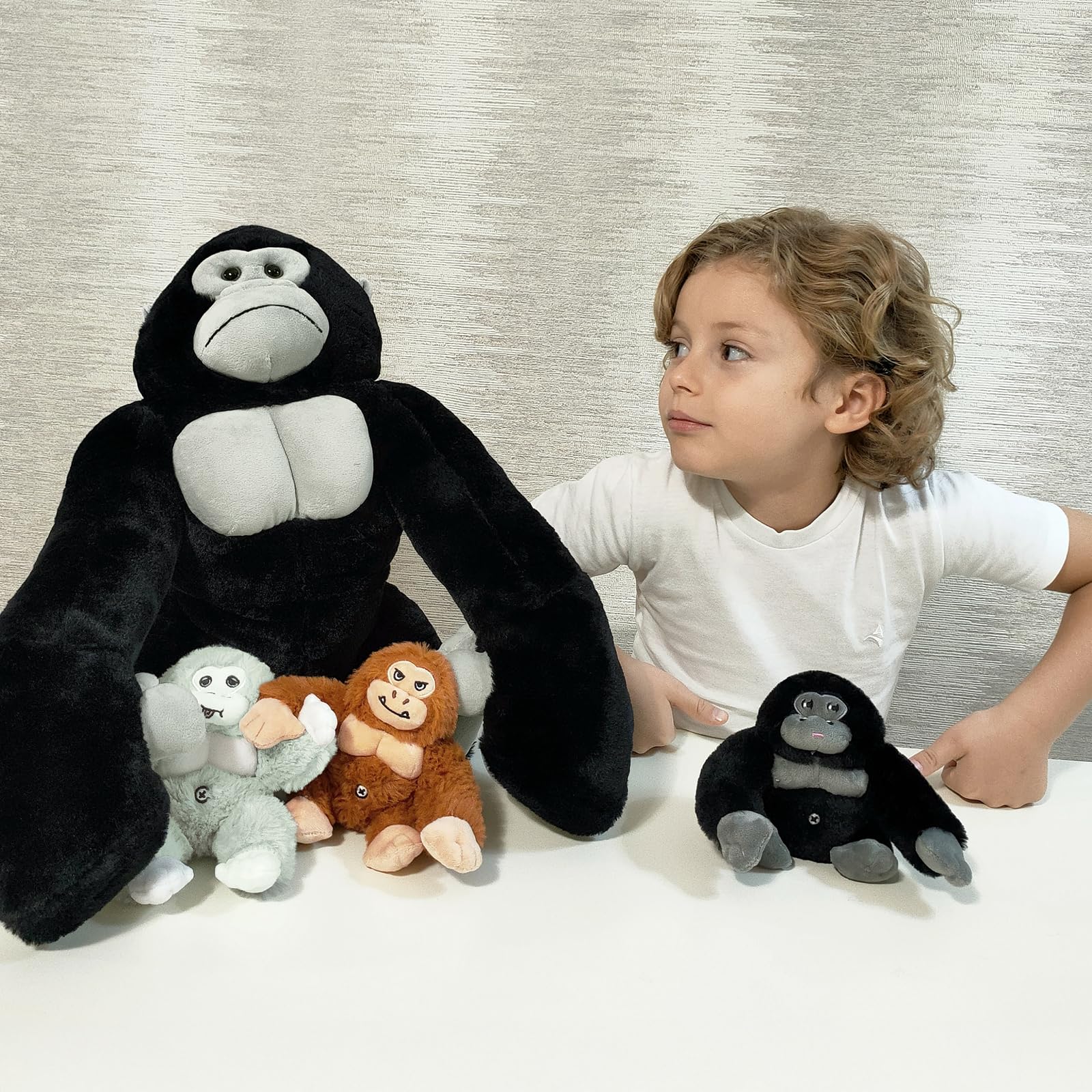 Foto 4 pulgar | Animal De Peluche Mao Golan, Gorila Gigante, Con 3 Bebés, 50 Cm - Venta Internacional.