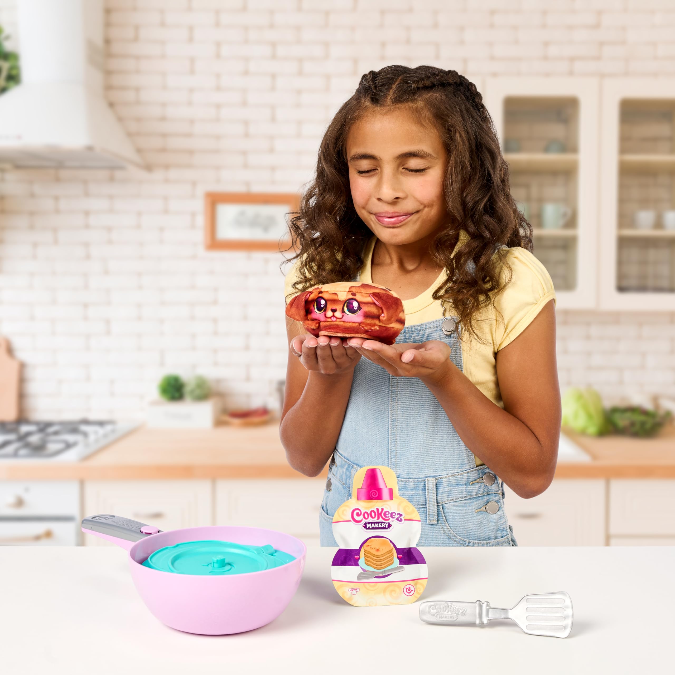 Foto 6 pulgar | Pancake Treatz Cookeez Makery Mix & Flip Plush Friend - Venta Internacional.
