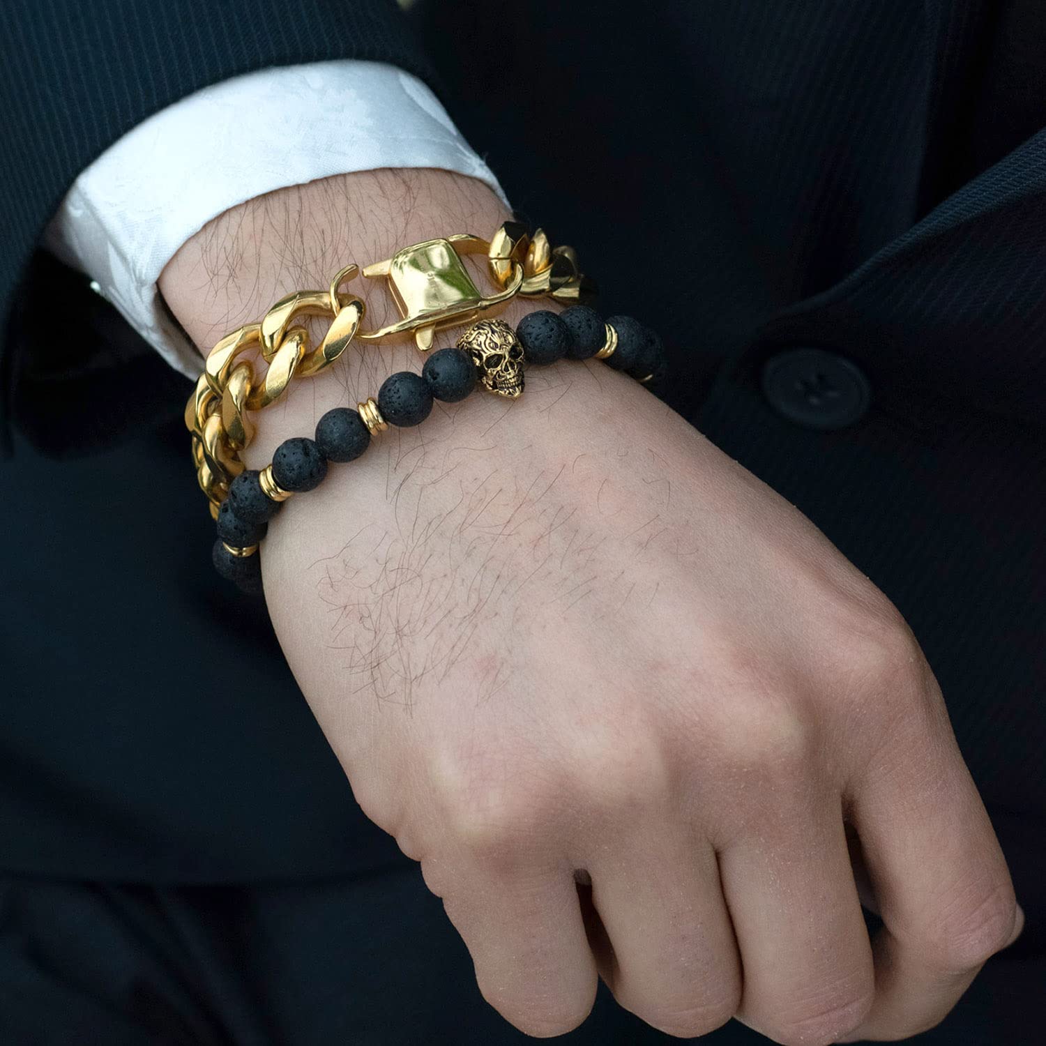 Foto 4 pulgar | Brazalete Crucible De Acero Inoxidable Chapado En Oro Con Calavera Y Piedra De Lava - Venta Internacional.