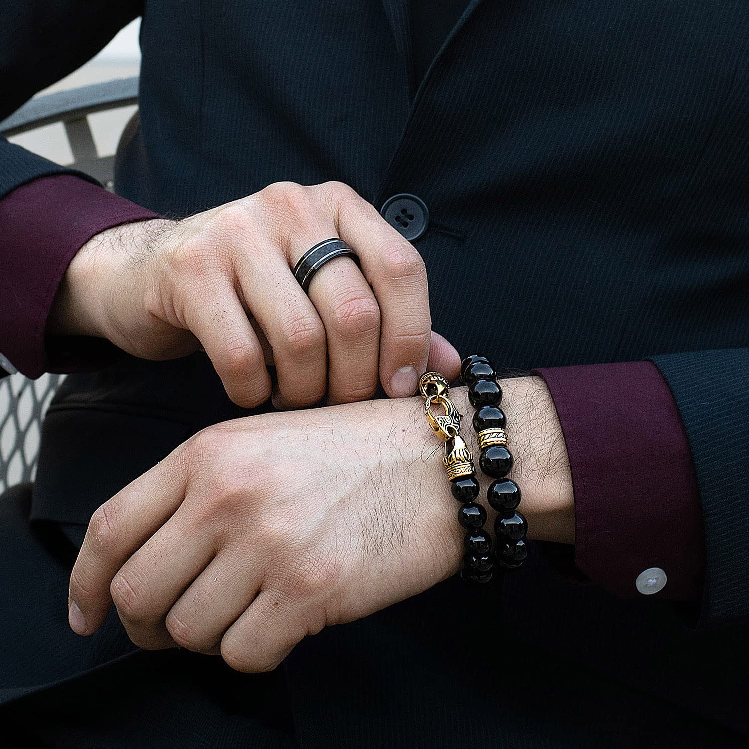 Foto 4 pulgar | Pulsera Crisol, Cuentas De Ónix, Acero Chapado En Oro Envejecido - Venta Internacional.