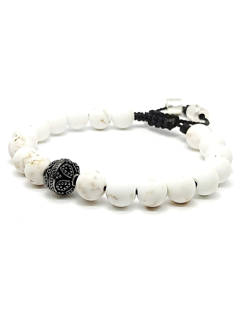 Foto 4 pulgar | Pulsera Caos, Colección Pompeya, Piedra Semipreciosa Howlita, Charm Black De Acero