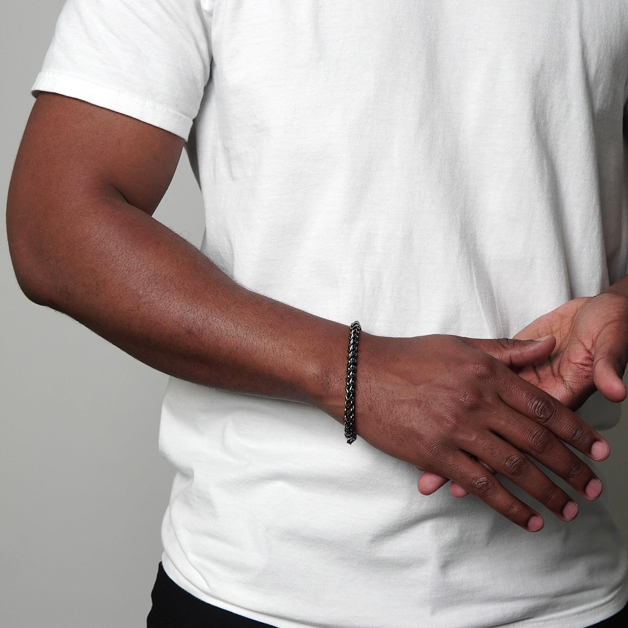 Foto 2 | Brazalete Invicta De Acero Inoxidable Chapado En Negro Para Hombre  8.5 Pulgadas - Venta Internacional.