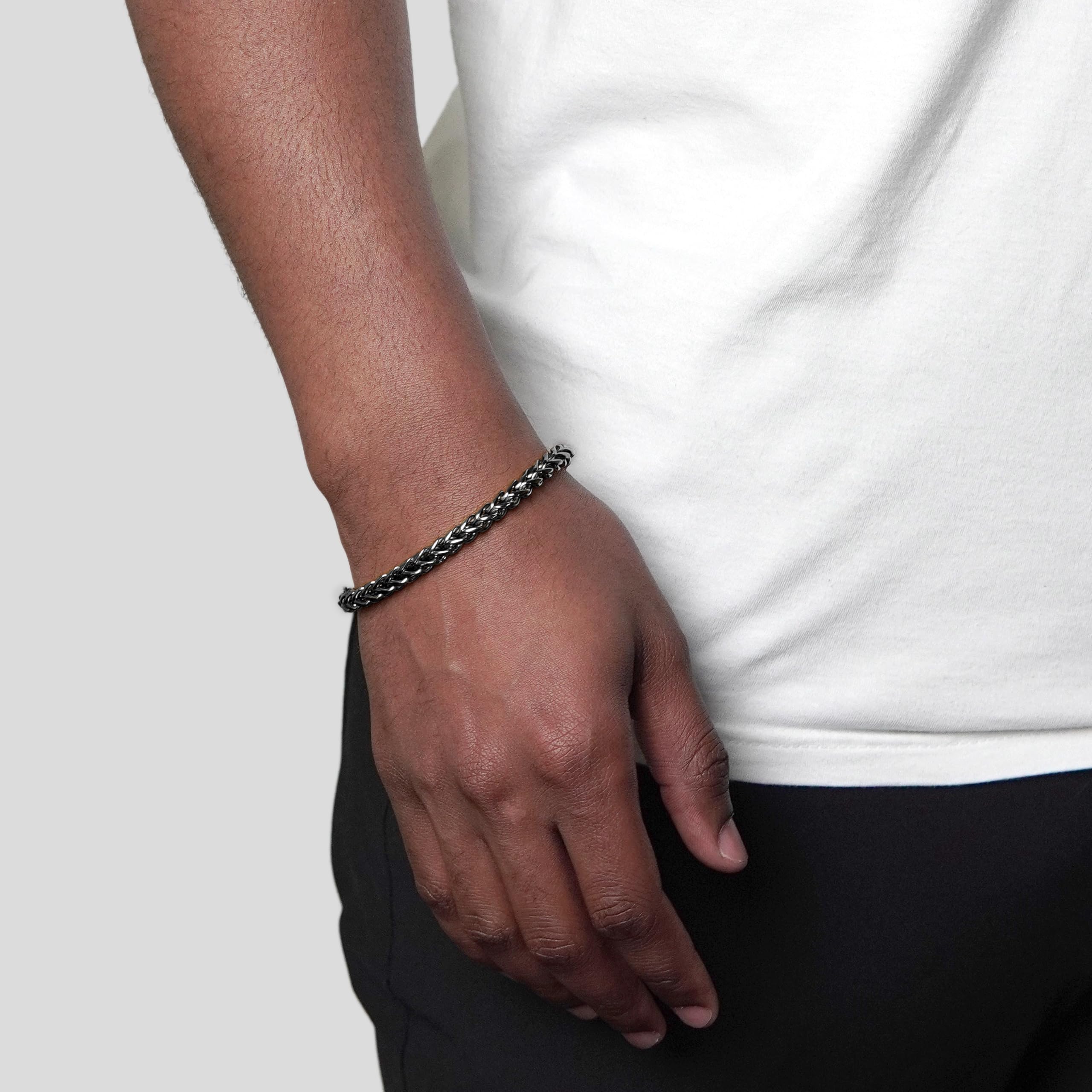 Foto 4 | Brazalete Invicta De Acero Inoxidable Chapado En Negro Para Hombre  8.5 Pulgadas - Venta Internacional.