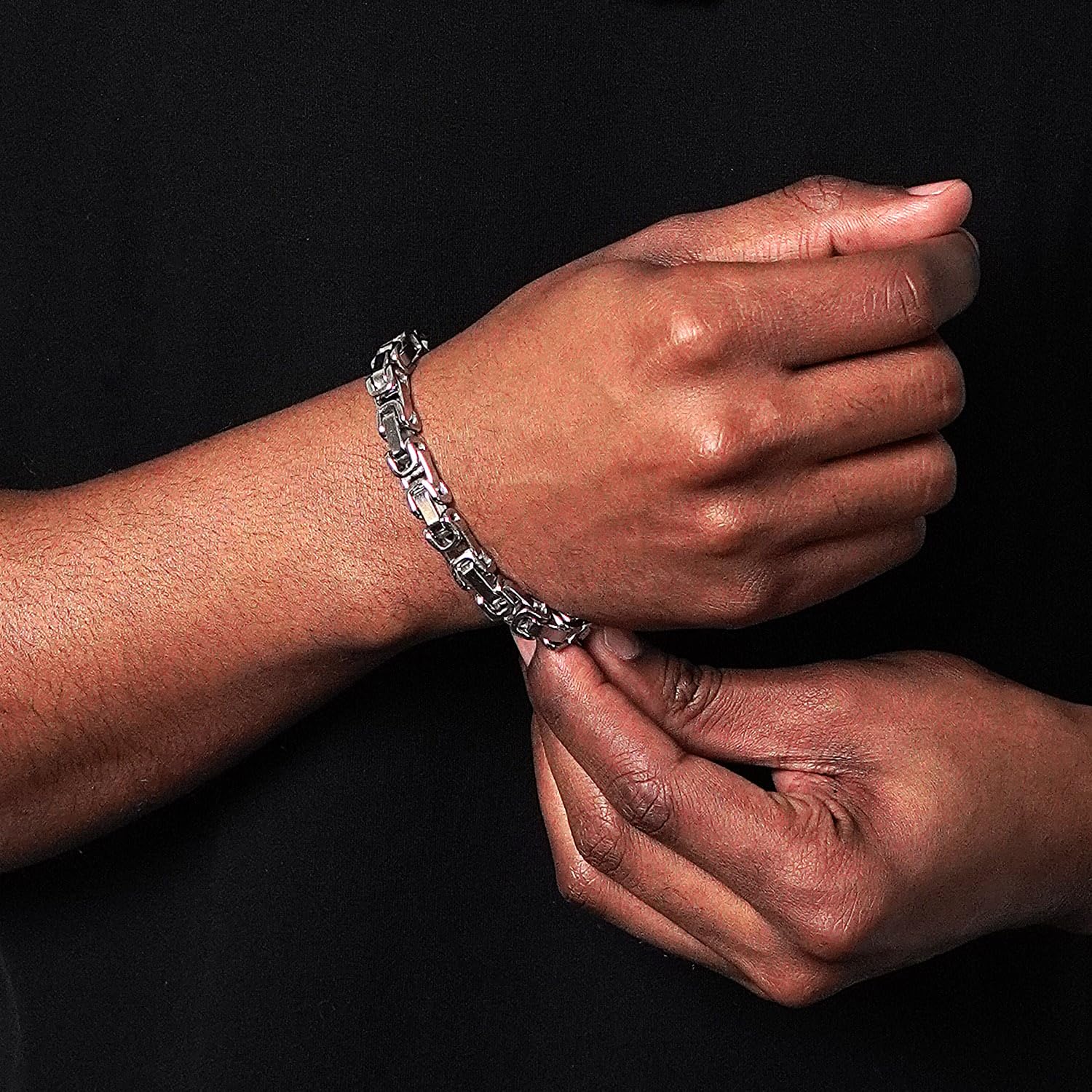 Foto 2 | Pulsera Invicta Silver De Acero Inoxidable Bizantina De 8 Mm Para Hombre - Venta Internacional.