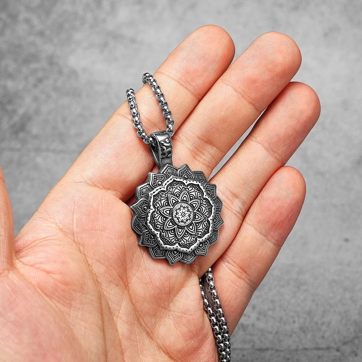 Foto 4 pulgar | Collar Flor Mandala De Acero Inox. Hipoalergénico Con Cadena De 60 Cm