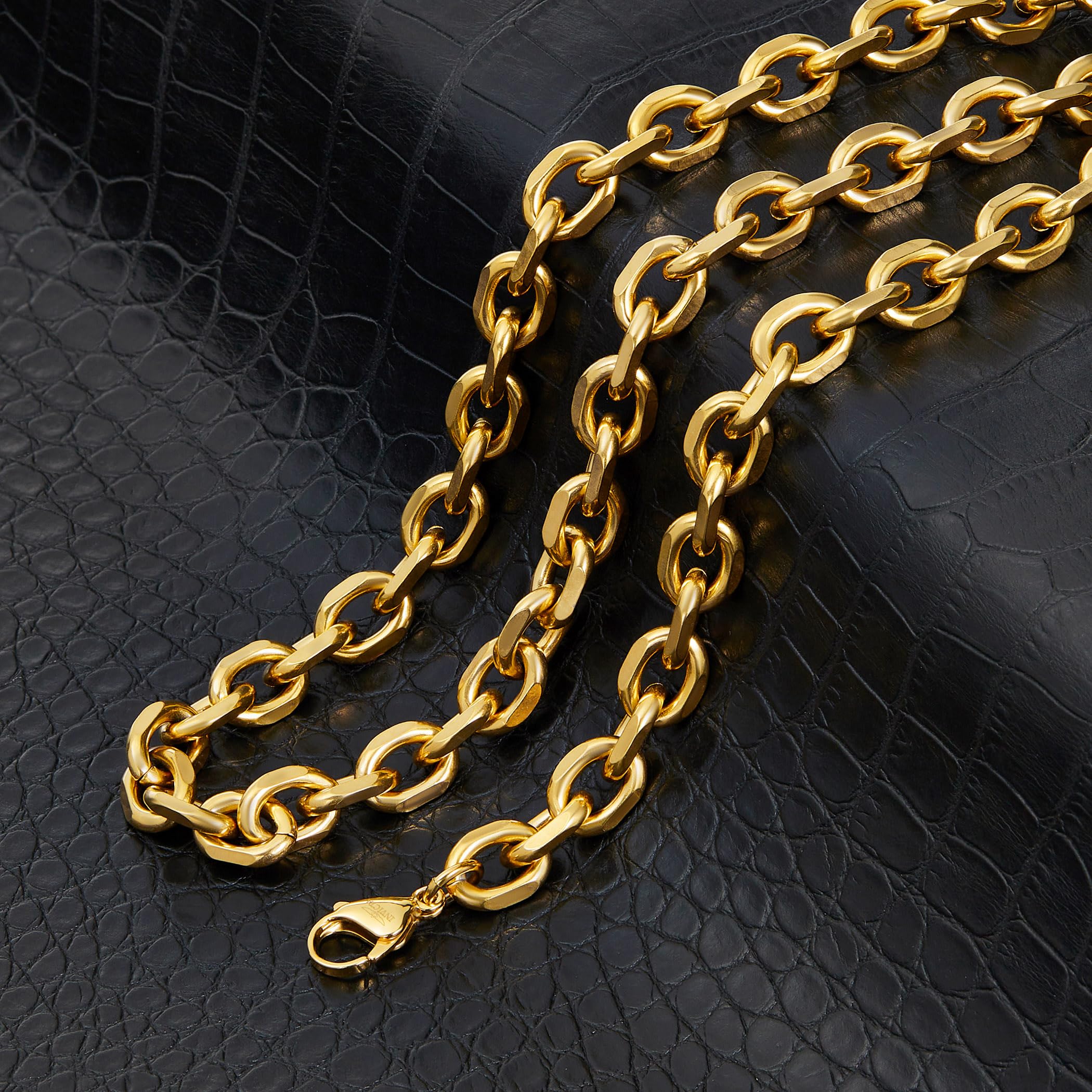 Foto 4 pulgar | Collar Invicta Jewelry Para Hombre  Con Borde De Cuchillo  Eslabón Ovalado  Chapado En Oro - Venta Internacional.
