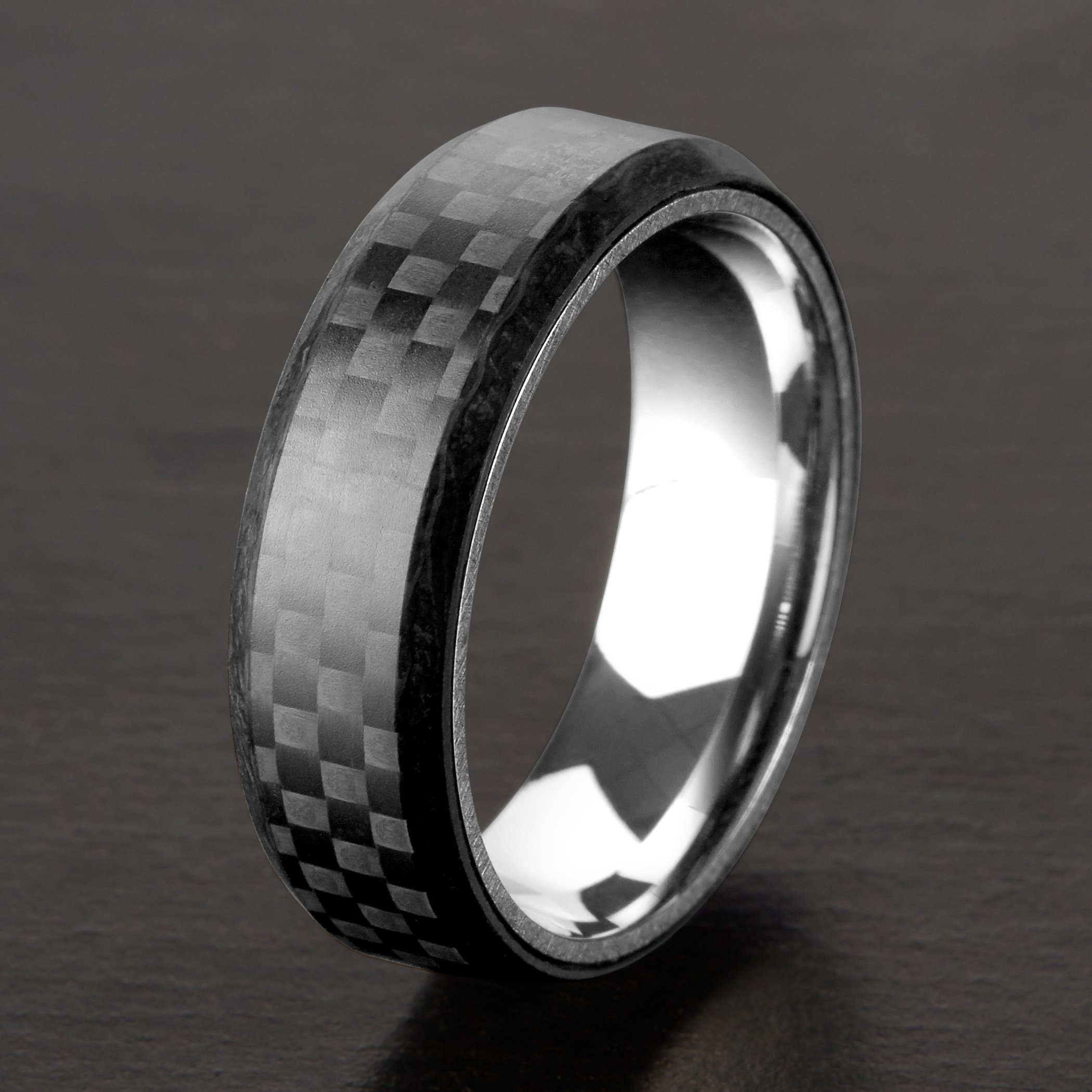 Foto 5 pulgar | Anillo West Coast Jewelry De Acero Inoxidable Y Fibra De Carbono De 7 Mm - Venta Internacional.