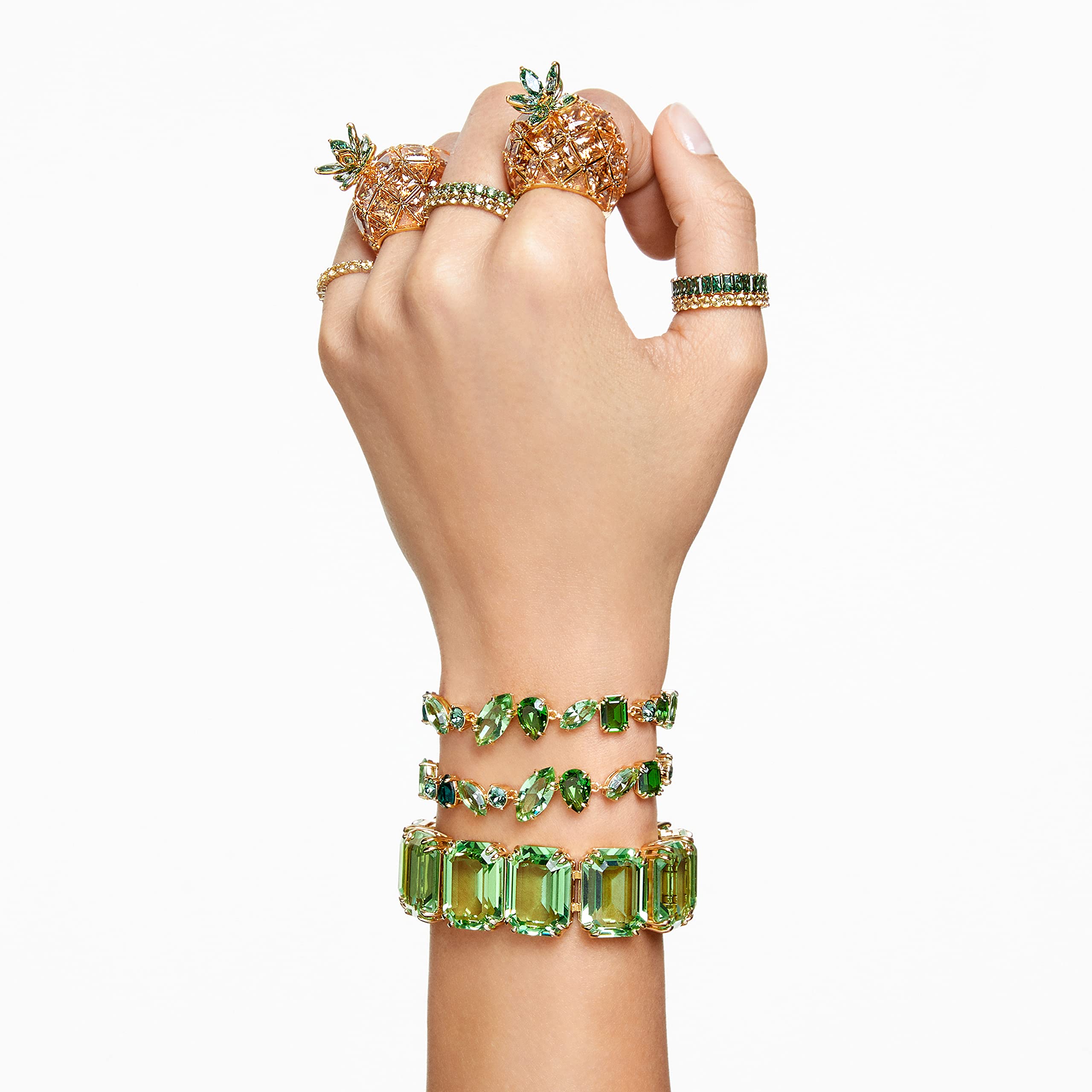 Foto 8 pulgar | Brazalete Swarovski Gema Con Cristales Verdes Suaves En Tono Dorado - Venta Internacional.