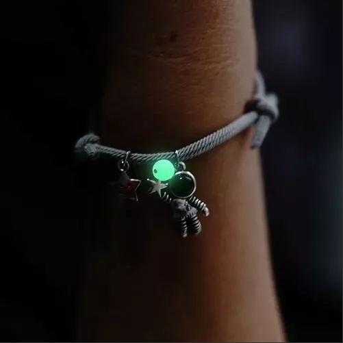 Foto 4 pulgar | Set 2 Pulseras Xtellar Para Parejas De Astronauta Brilla En La Oscuridad Color Gris
