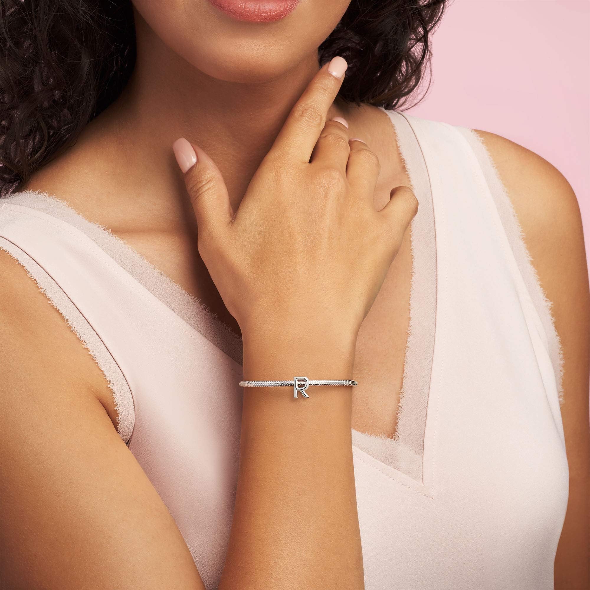 Foto 4 pulgar | Pulseras Charm Pandora Con La Letra R Del Alfabeto Para Moments - Venta Internacional.