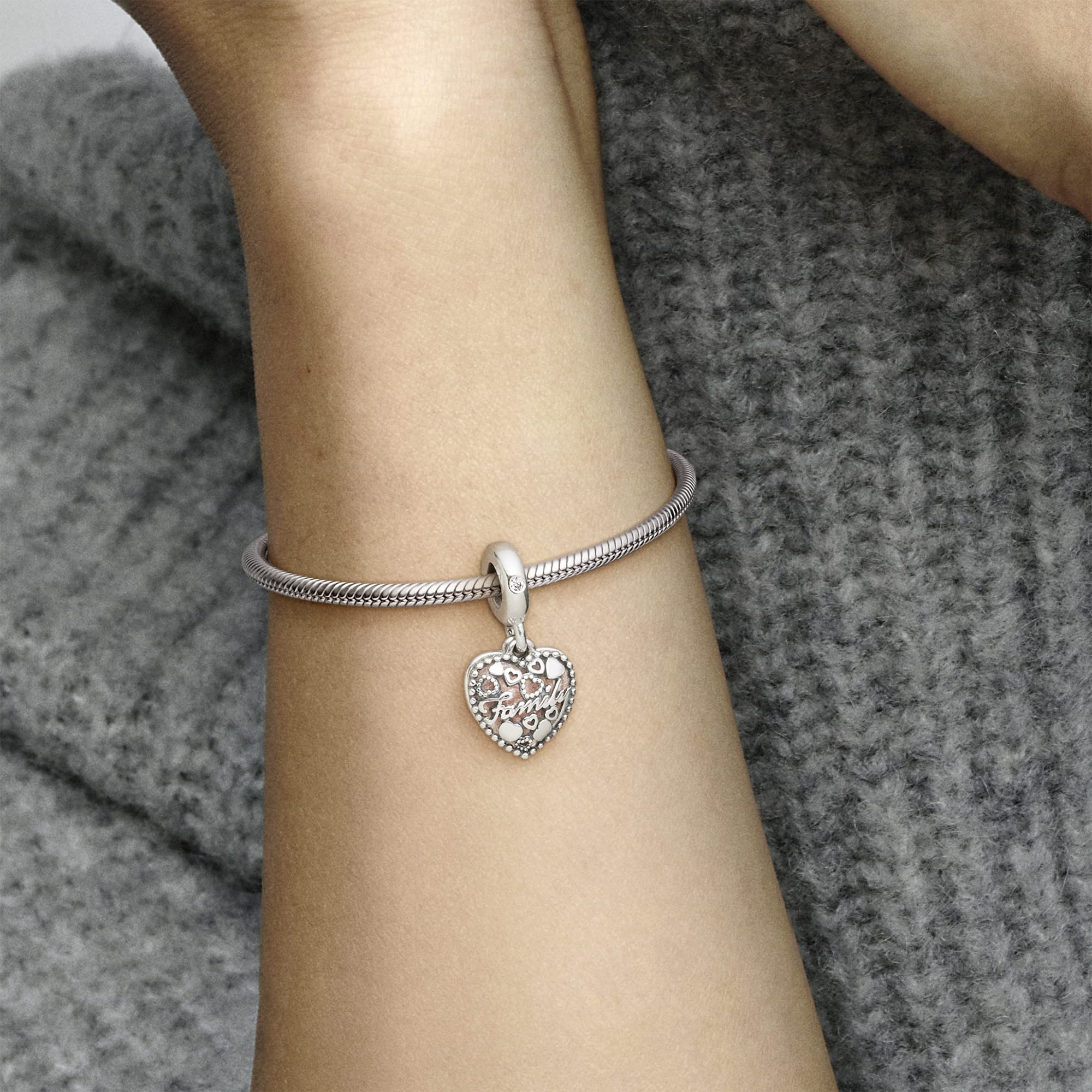 Foto 8 pulgar | Colgante Pandora Love Makes A Family 796459en28 Plateado - Venta Internacional.