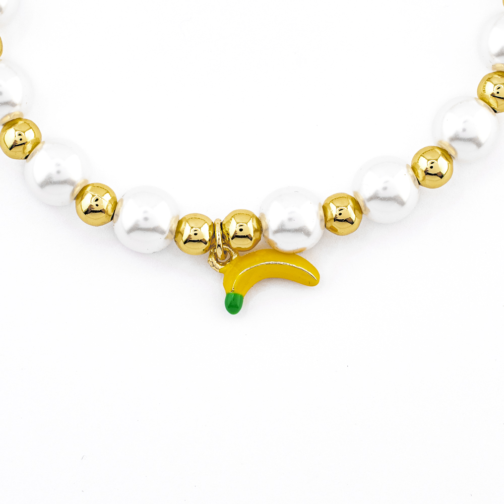 Foto 4 pulgar | Pulsera Perlas Sintética Con Dije De Platano The Golden Store Chapa De Oro 18k