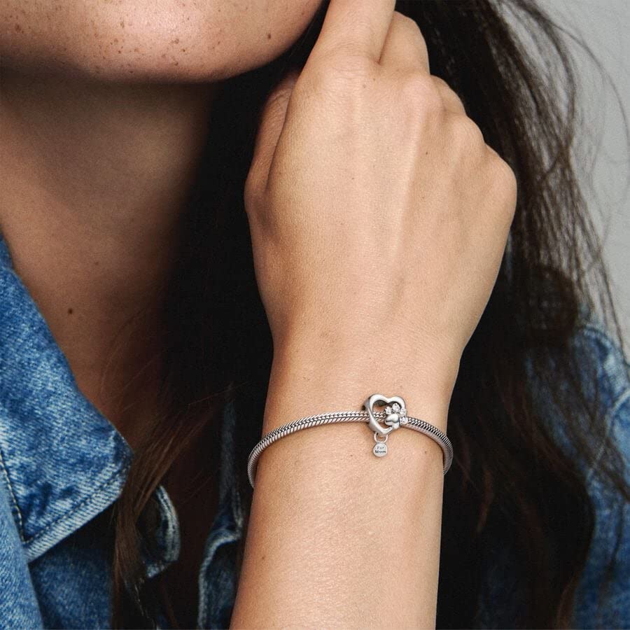 Foto 3 | Colgante Pandora Para Mujer En Plata De Ley Con Estampado Brillante De Pata Y Corazón - Venta Internacional.
