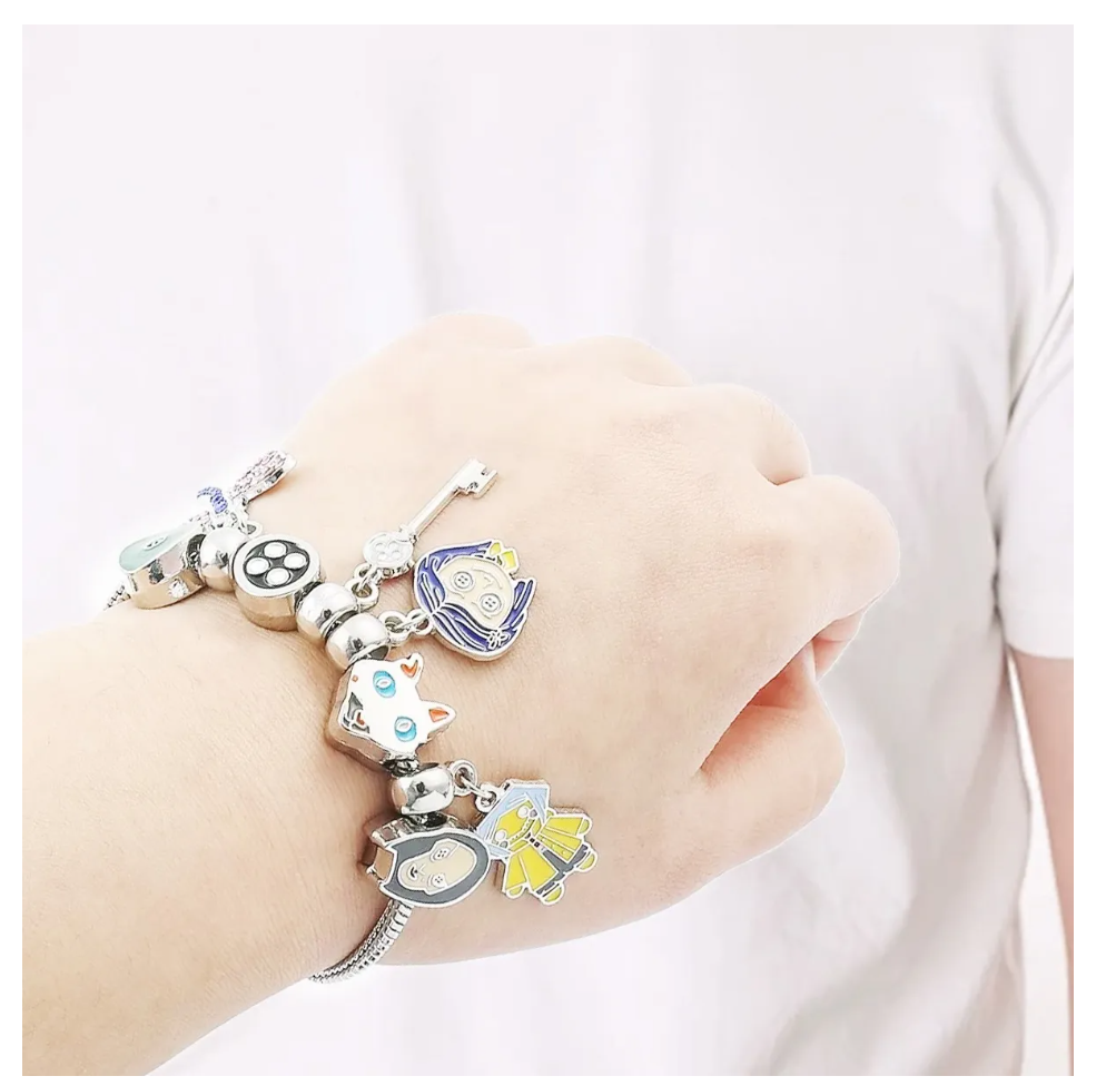 Foto 4 pulgar | Pulsera Plateada Muñeca Coraline Libelula Gato Llave Boton
