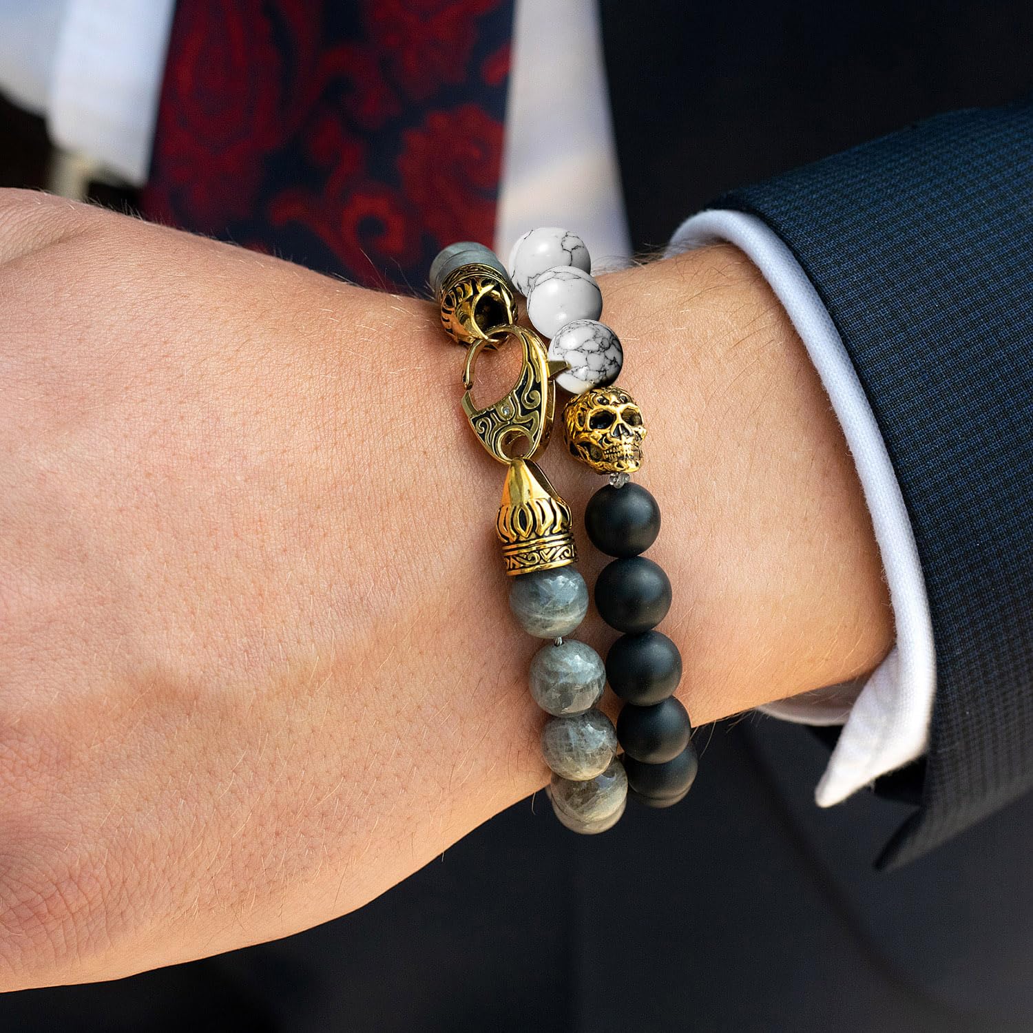 Foto 4 pulgar | Brazalete Crucible De Acero Inoxidable Chapado En Oro Con Calavera De Howlita - Venta Internacional.