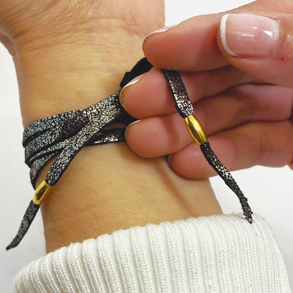 Foto 7 pulgar | Pulsera De Piel Unisex Con Baño De Oro Vangania Gratitud