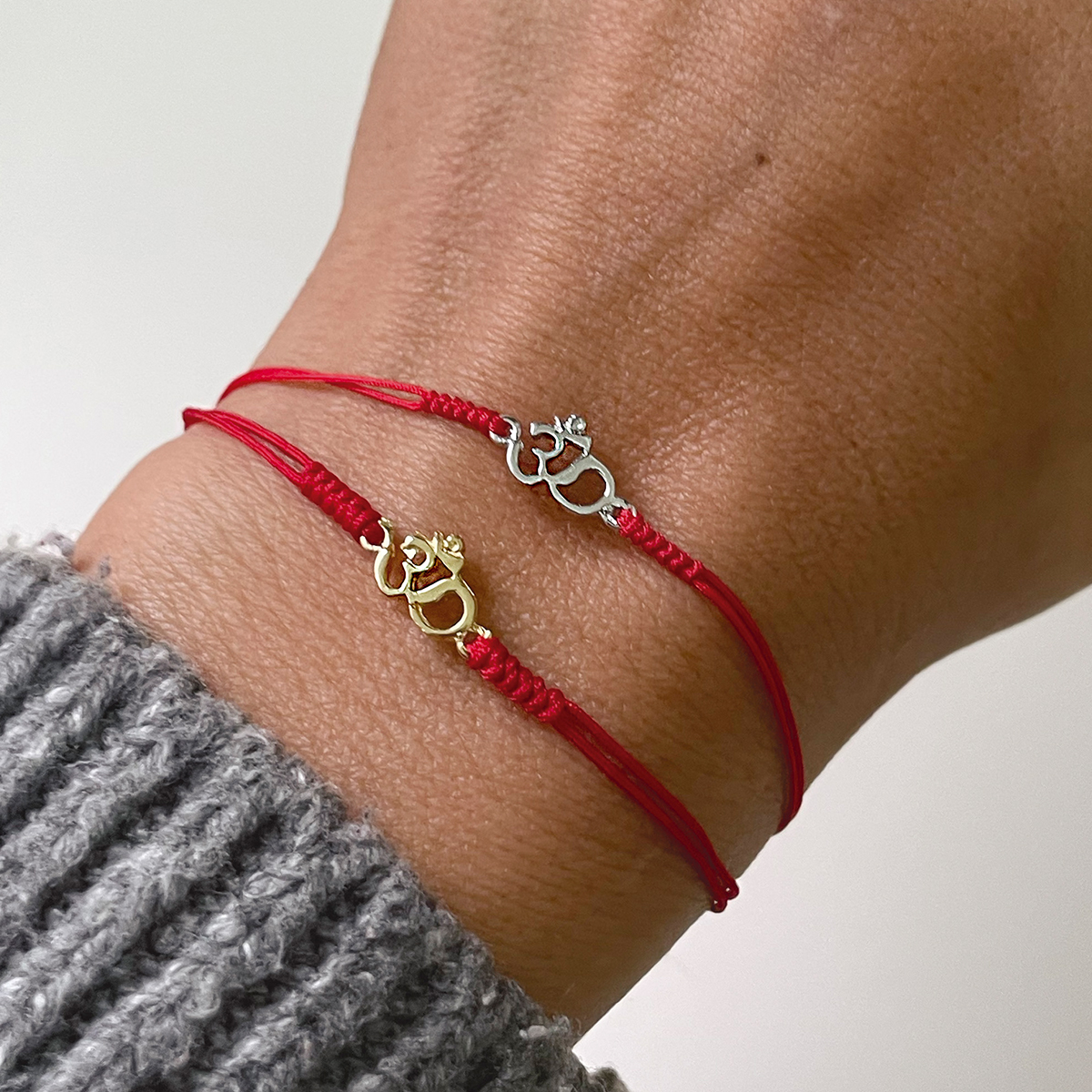 Foto 5 pulgar | Pulsera Roja Vangania Om Oro Regalo Joyería Unisex