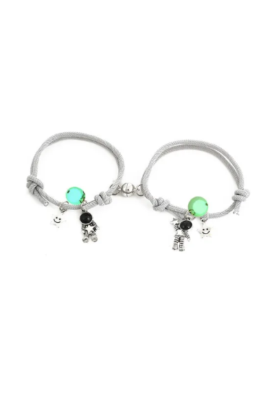 Foto 2 pulgar | Set 2 Pulseras Para Parejas Imán Astronauta Brilla Oscuridad Color Gris