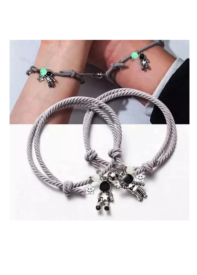 Foto 2 | Set 2 Pulseras Para Parejas Imán Astronauta Brilla Oscuridad Color Gris