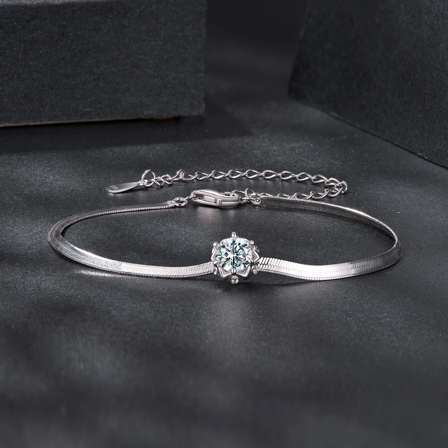 Foto 4 pulgar | Chulada Pulsera  Serpiente Moissanita De Plata .925 Con Chapa De Platino  Talla Ajustable
