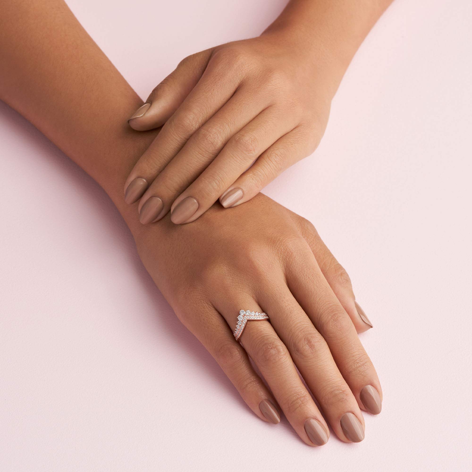 Foto 7 pulgar | Anillo Pandora Princess Wishbone En Oro Rosa De 14 Quilates Con Circonita Cúbica, Tamaño 6 - Venta Internacional.