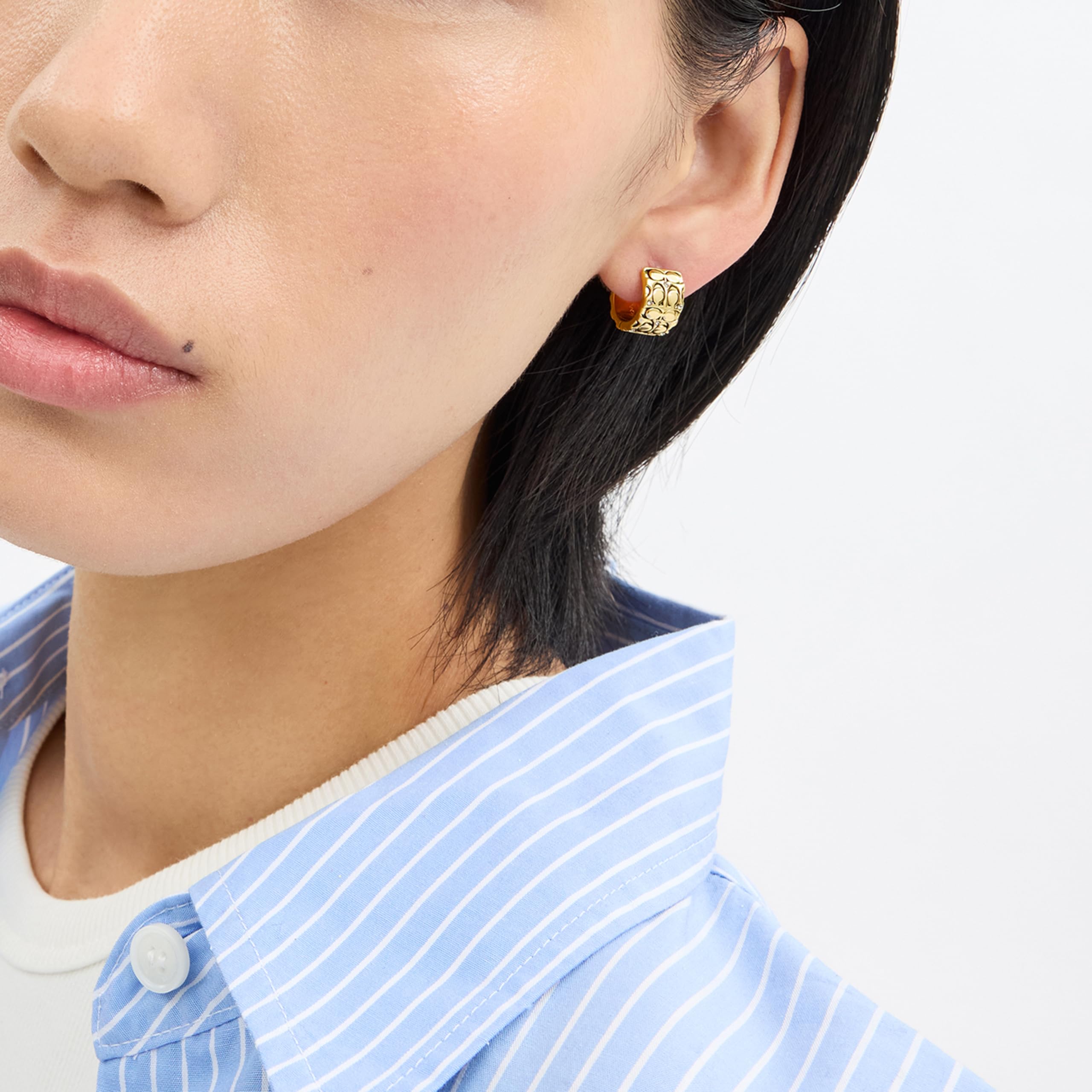 Foto 3 | Pendientes Acolchados Exclusivos De Coach Para Mujer, En Latón - Venta Internacional.