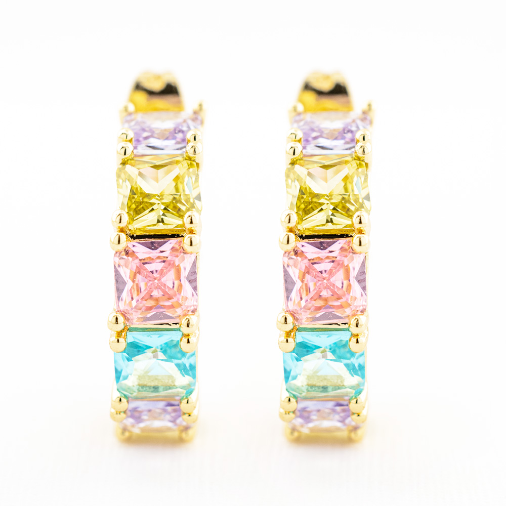 Foto 1 | Arete De Zirconias En Tono Claros Brillantes The Golden Store Chapa De Oro 18k