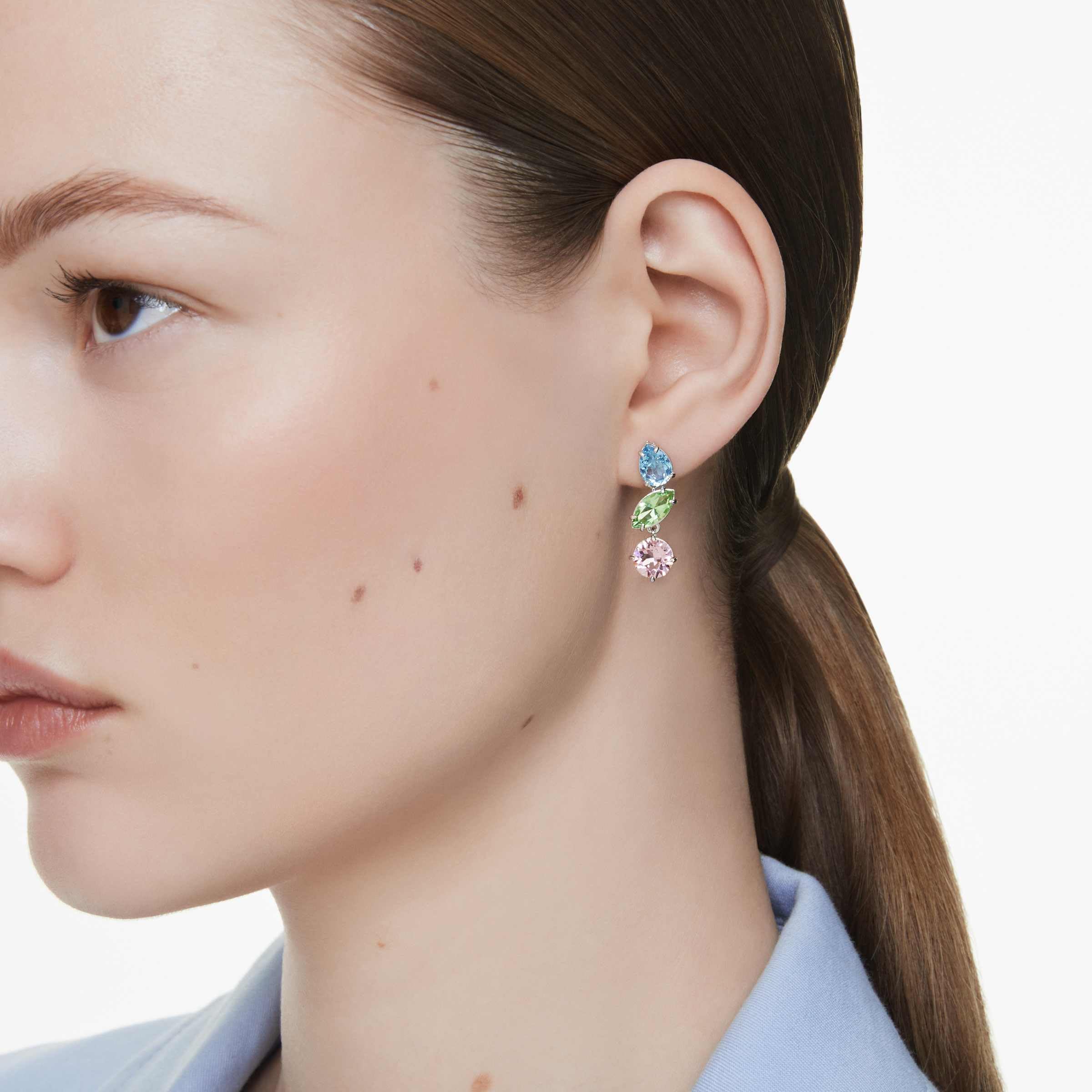 Foto 5 | Pendientes Swarovski Gema Drop Asimétricos Multicolores En Rodio - Venta Internacional.