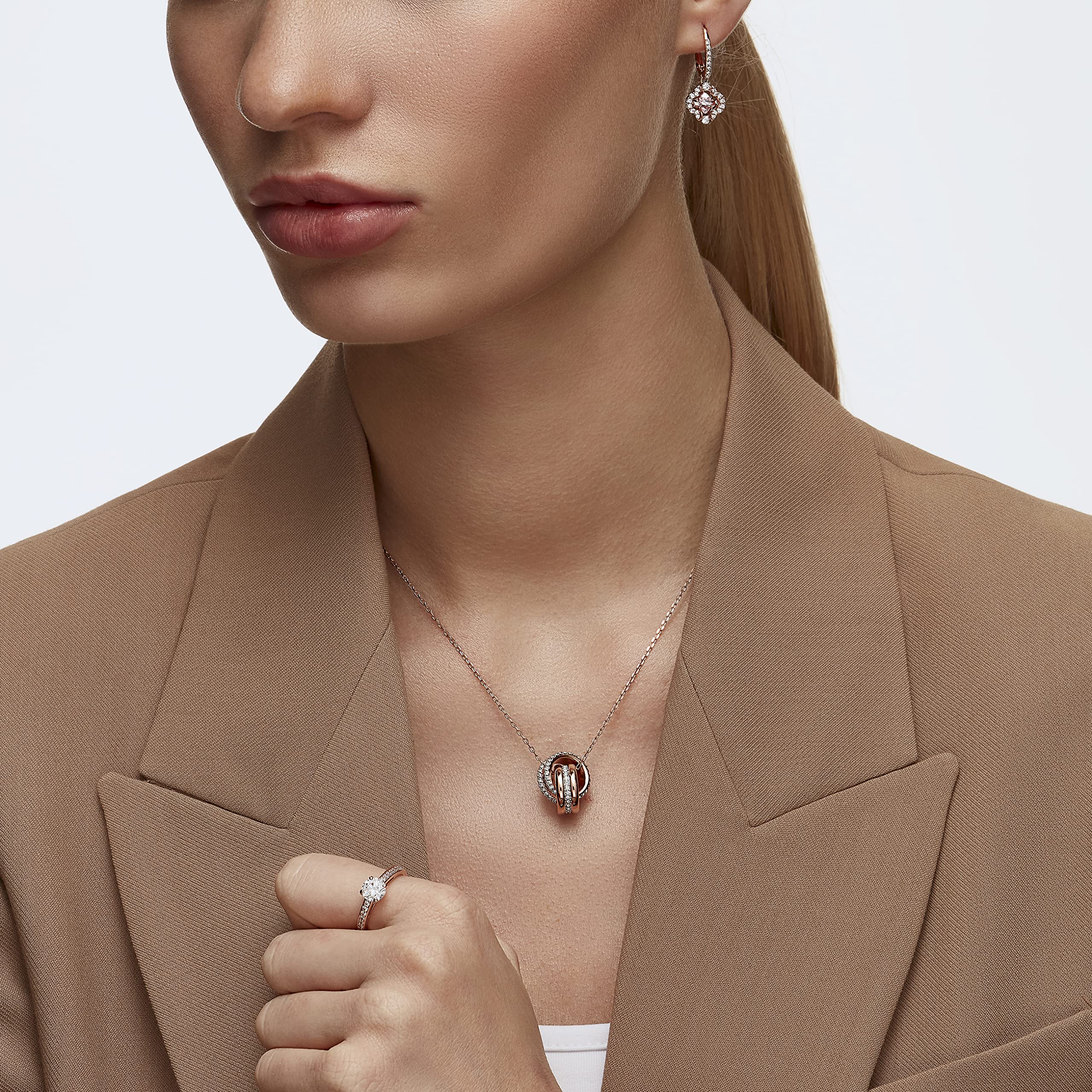 Foto 4 | Pendientes Swarovski Una Con Pavé De Cristal Transparente Y Piedra Rosa - Venta Internacional.