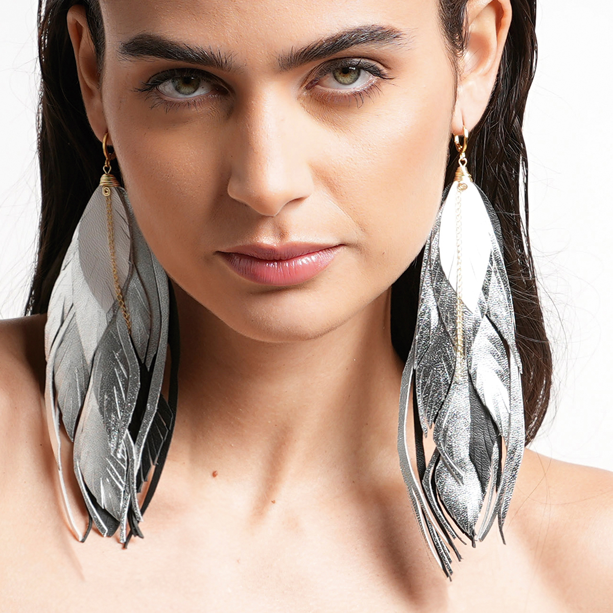 Foto 3 pulgar | Aretes Largos Mujer De Plumas Vangania Joyería Para Mujer