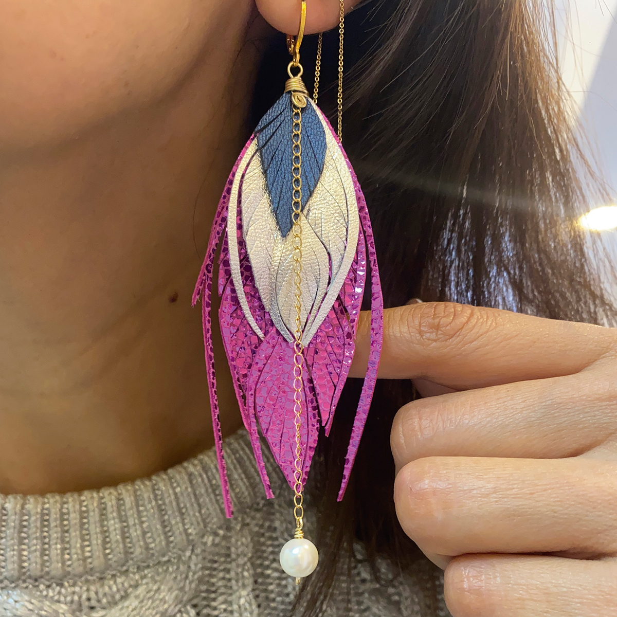 Foto 2 | Aretes Largos Mujer De Plumas Rosa Vangania Artesanales