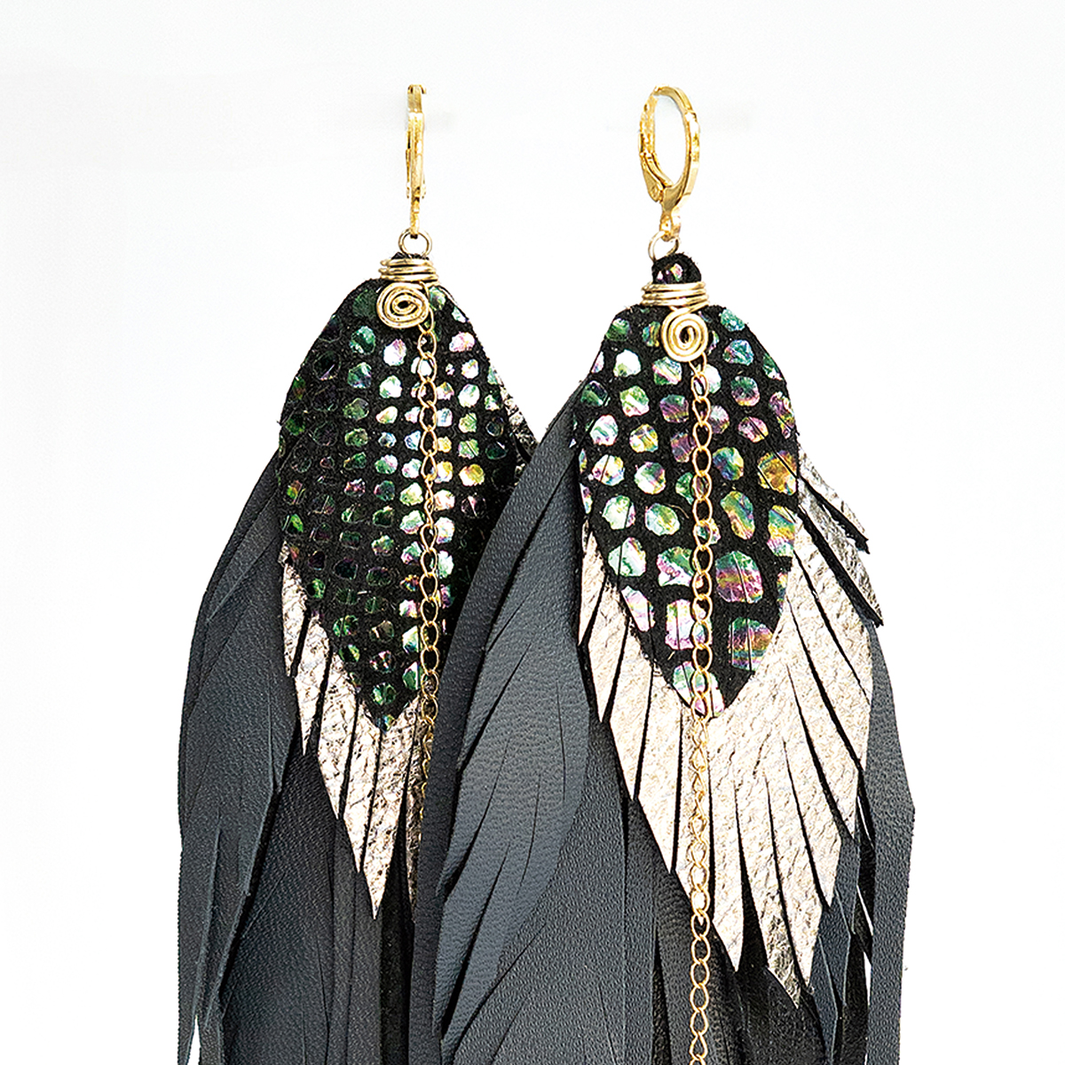 Foto 4 pulgar | Aretes Largos Mujer De Plumas Full Raven Vangania A Mano
