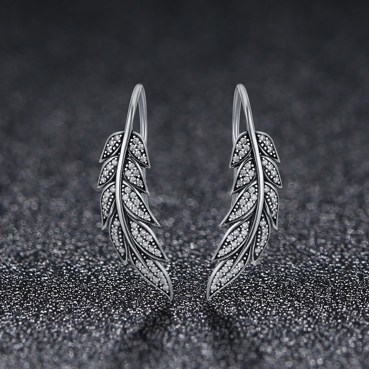 Foto 4 pulgar | Aretes Chulada, Brillo Y Plumas De Plata .925 Con Chapa De Platino, Se Puden Mojar