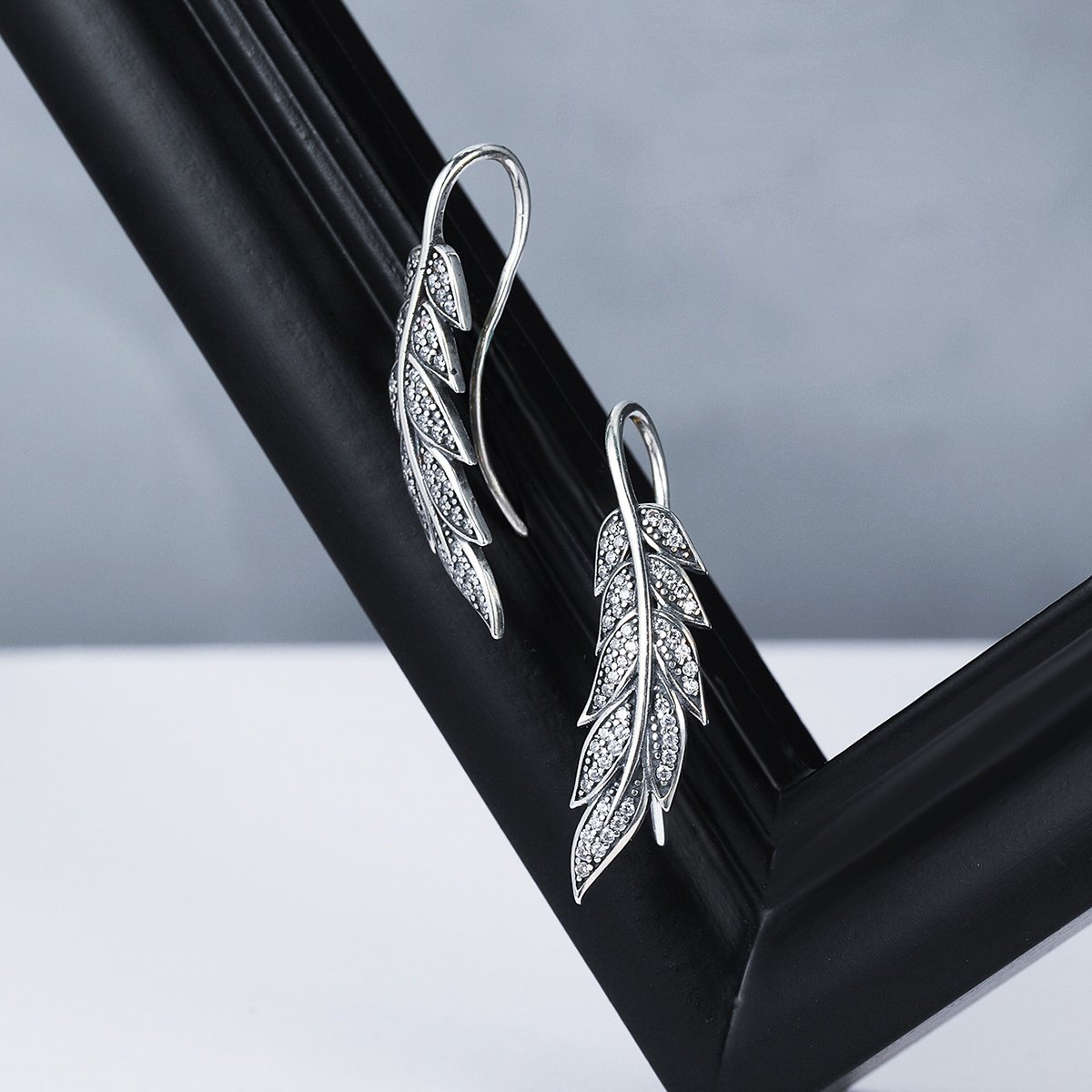 Foto 4 | Aretes Chulada, Brillo Y Plumas De Plata .925 Con Chapa De Platino, Se Puden Mojar