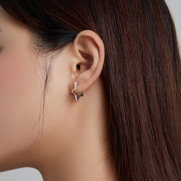 Foto 4 pulgar | Aretes Chulada, Estrellas De Plata .925 Con Chapa De Platino, Se Puden Mojar