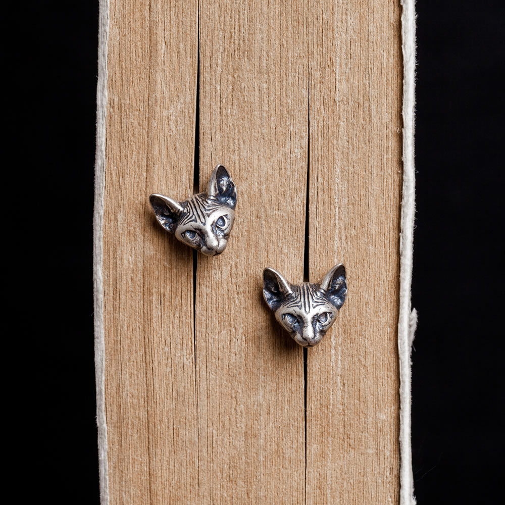 Foto 4 pulgar | Aretes Chulada  Gato Egipcio De Plata .925  Acabado Rústico