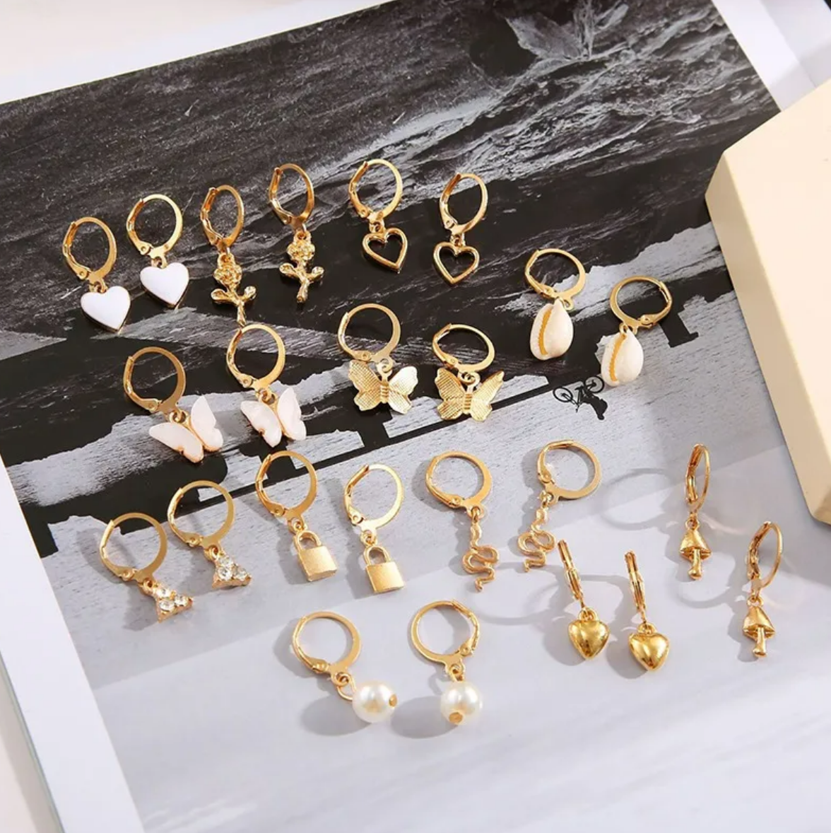 Foto 4 pulgar | 12 Pares De Aretes Bisutería Para Mujer